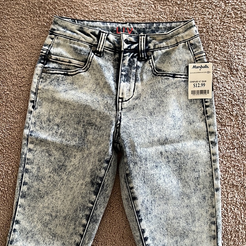 Acid wash - Picture 2 of 4